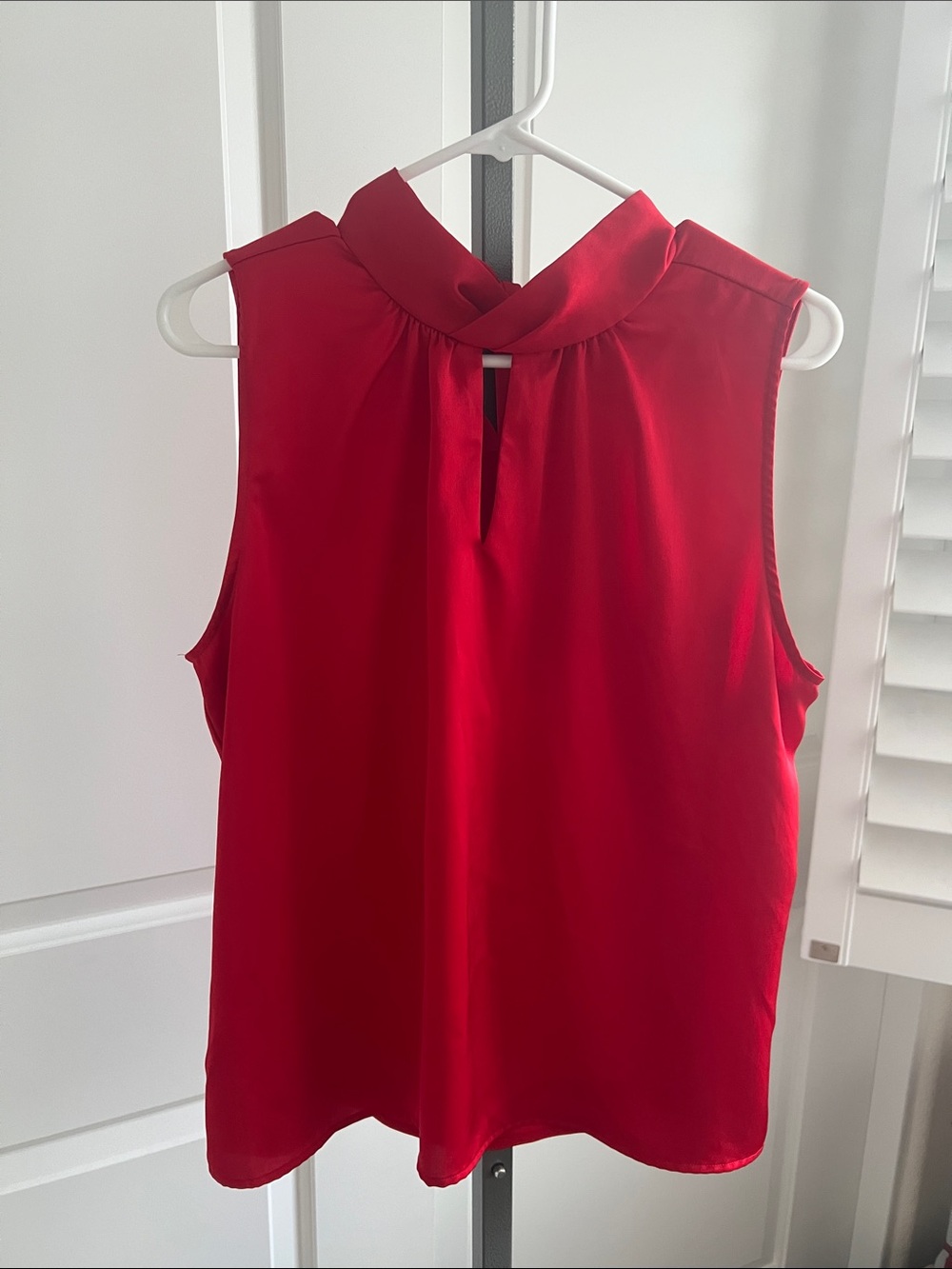Sleeveless Twist Neck Red Women's Top